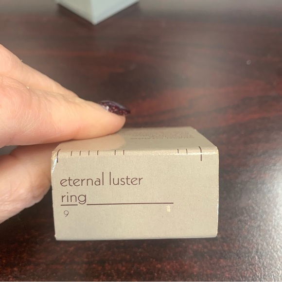 Avon “Eternal Luster” Goldtone  faux Pearl Ring size 9 NIB 1989 - Picture 3 of 7